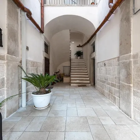 I Colori Della Puglia بيت ضيافة تراني